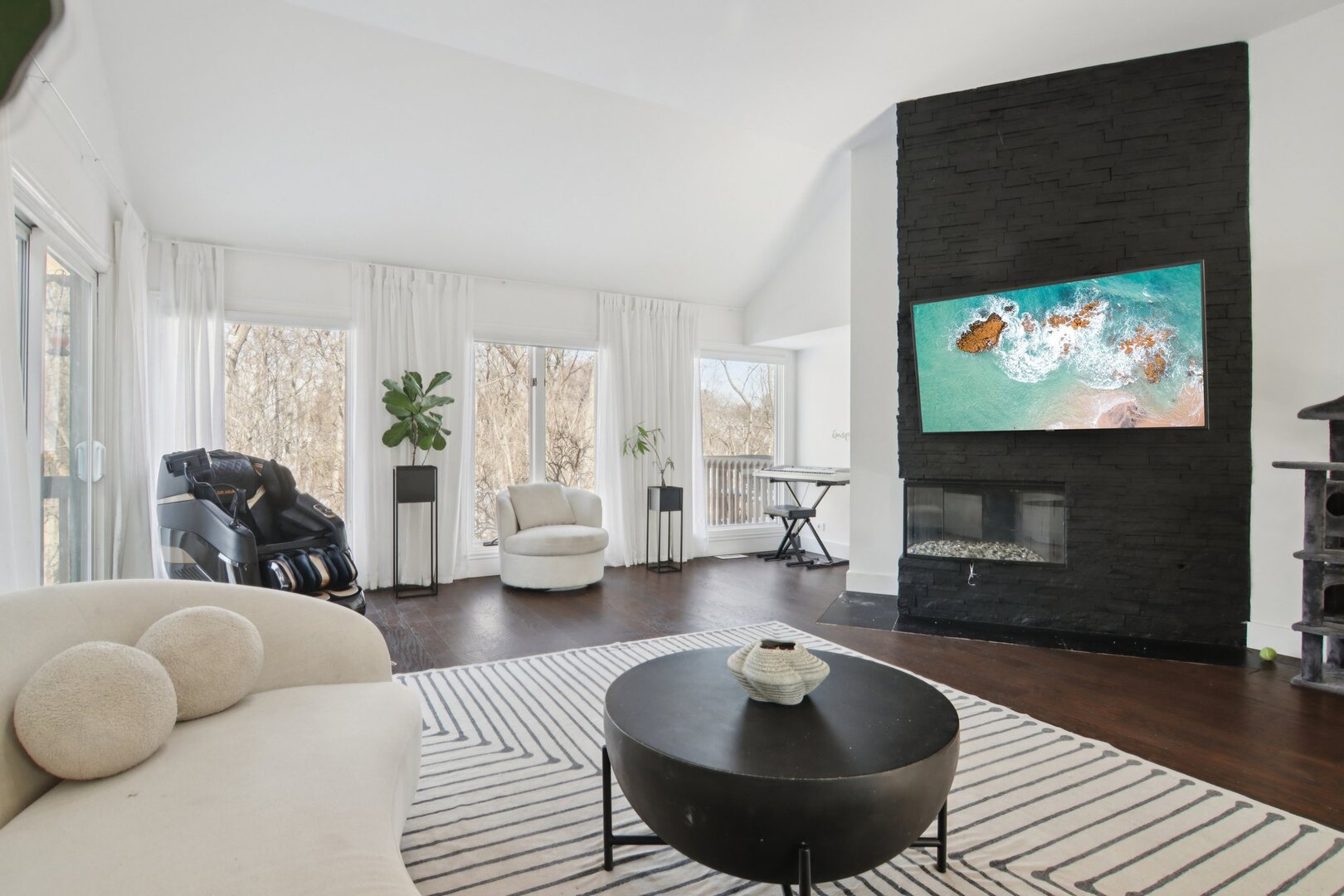 43 Oak Creek Court Burr Ridge, IL 60527 - Photo 3 of 28