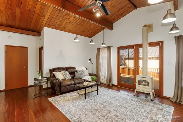 $500,000 | 1961 East Mason Lake Drive East, Grapeview, WA 98546