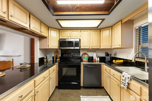 $500,000 | 1961 East Mason Lake Drive East, Grapeview, WA 98546