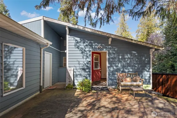 $500,000 | 1961 East Mason Lake Drive East, Grapeview, WA 98546