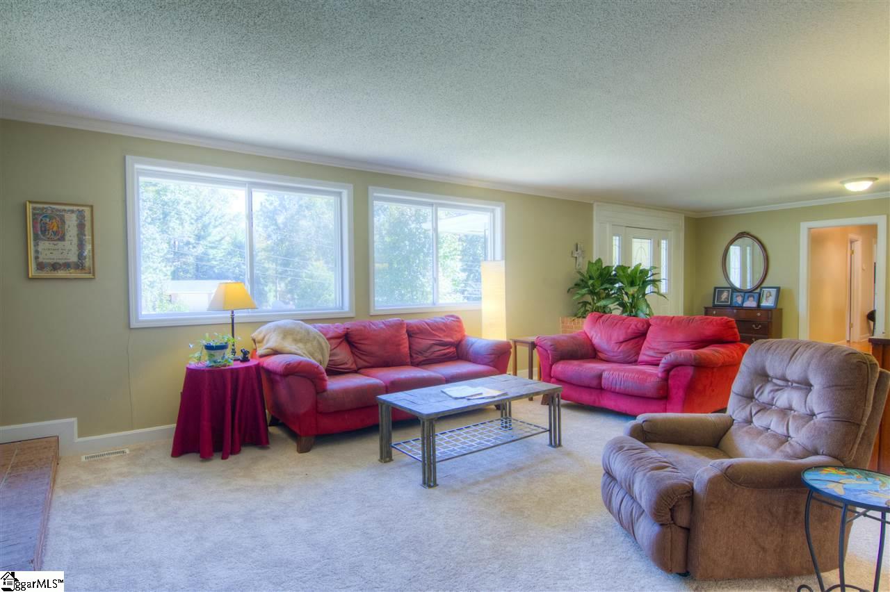 502 Richbourg Road Greenville, SC 29615 - Photo 4 of 26 Gallery Image 4