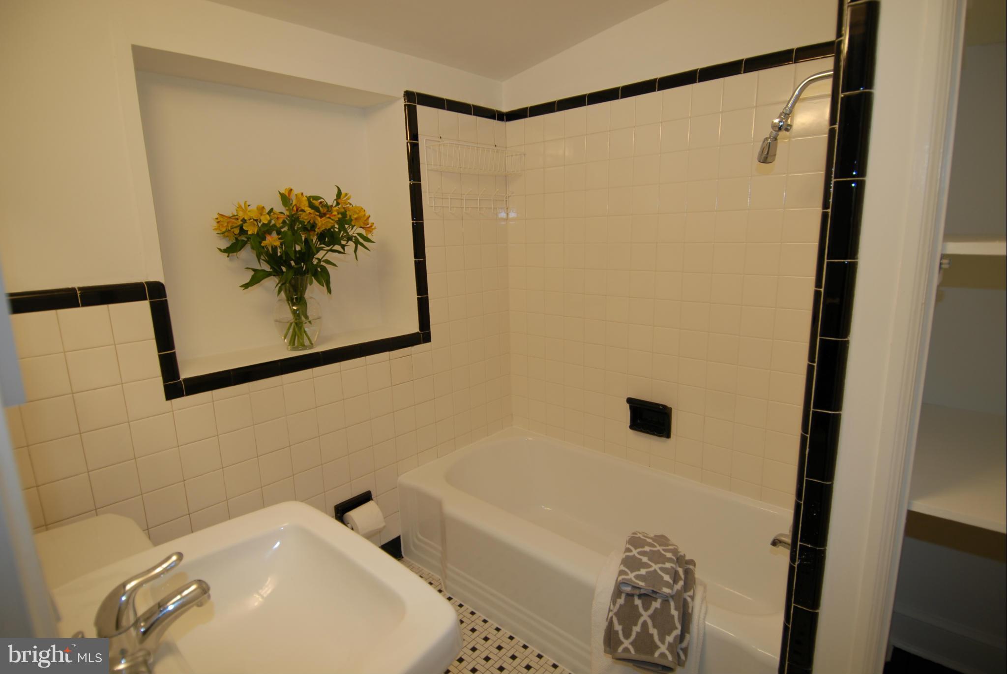 6400 Dahlonega Road Bethesda, MD 20816 - Photo 10 of 27 Bath