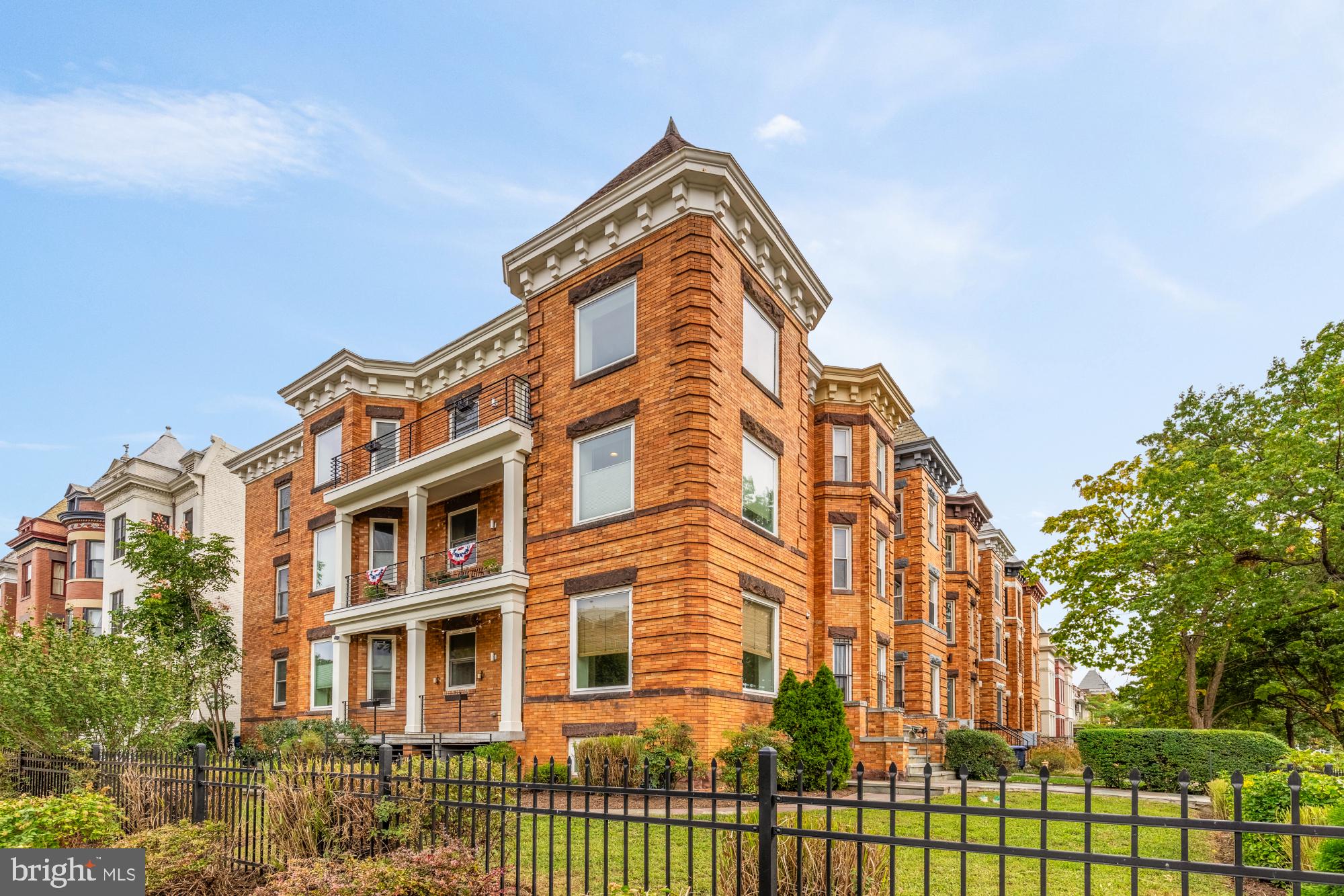 1249 Kenyon Street Northwest, Unit 4 Washington, DC 20010 - Photo 1 of 30 front view of a building