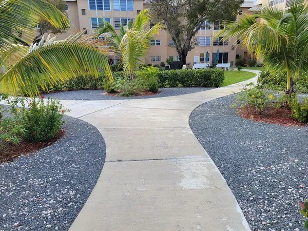 $1,559 | 300 Northeast 26th Avenue, Unit 1040, Boynton Beach, FL 33435