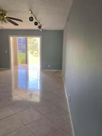 $1,559 | 300 Northeast 26th Avenue, Unit 1040, Boynton Beach, FL 33435