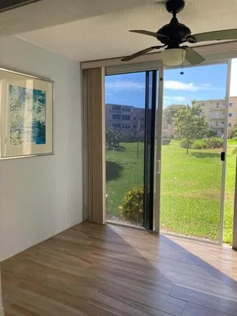 $1,559 | 300 Northeast 26th Avenue, Unit 1040, Boynton Beach, FL 33435