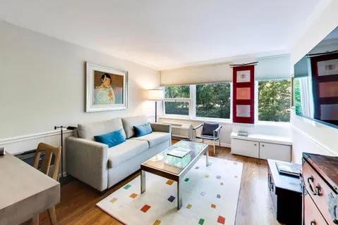 $935,000 | 1630 Sheridan Road, Unit 2C, Wilmette, IL 60091