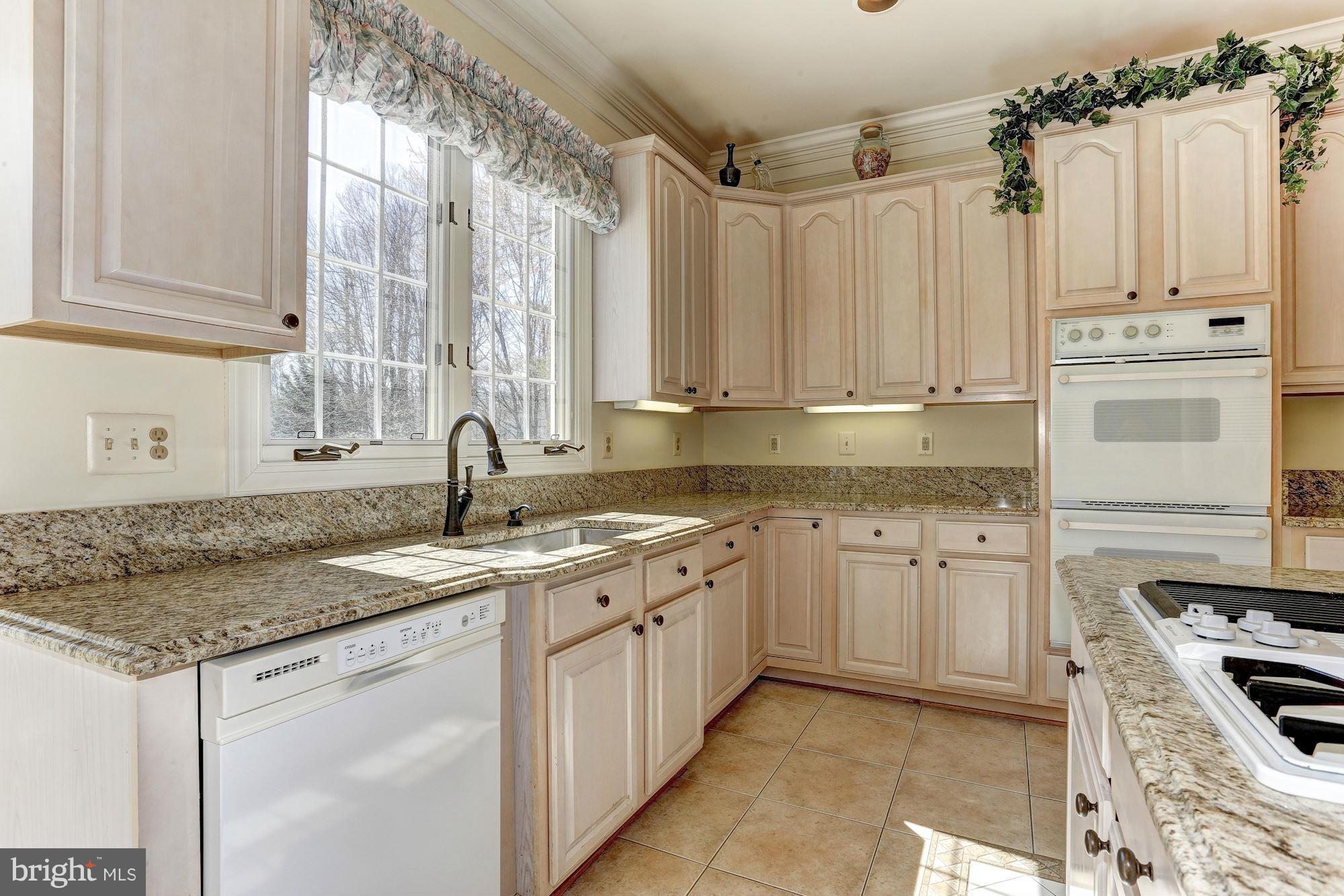 2620 Gold Mine Road Brookeville, MD 20833 - Photo 11 of 30 Kitchen