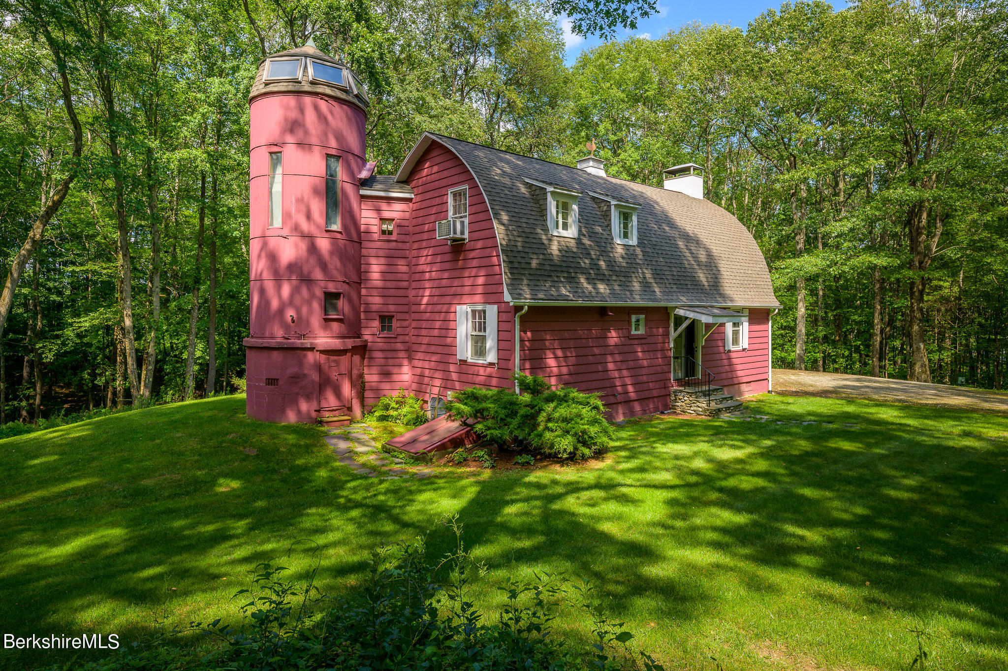 12 Austerlitz Road West Stockbridge, MA 01266 - Photo 1 of 46 a front view of a house with garden