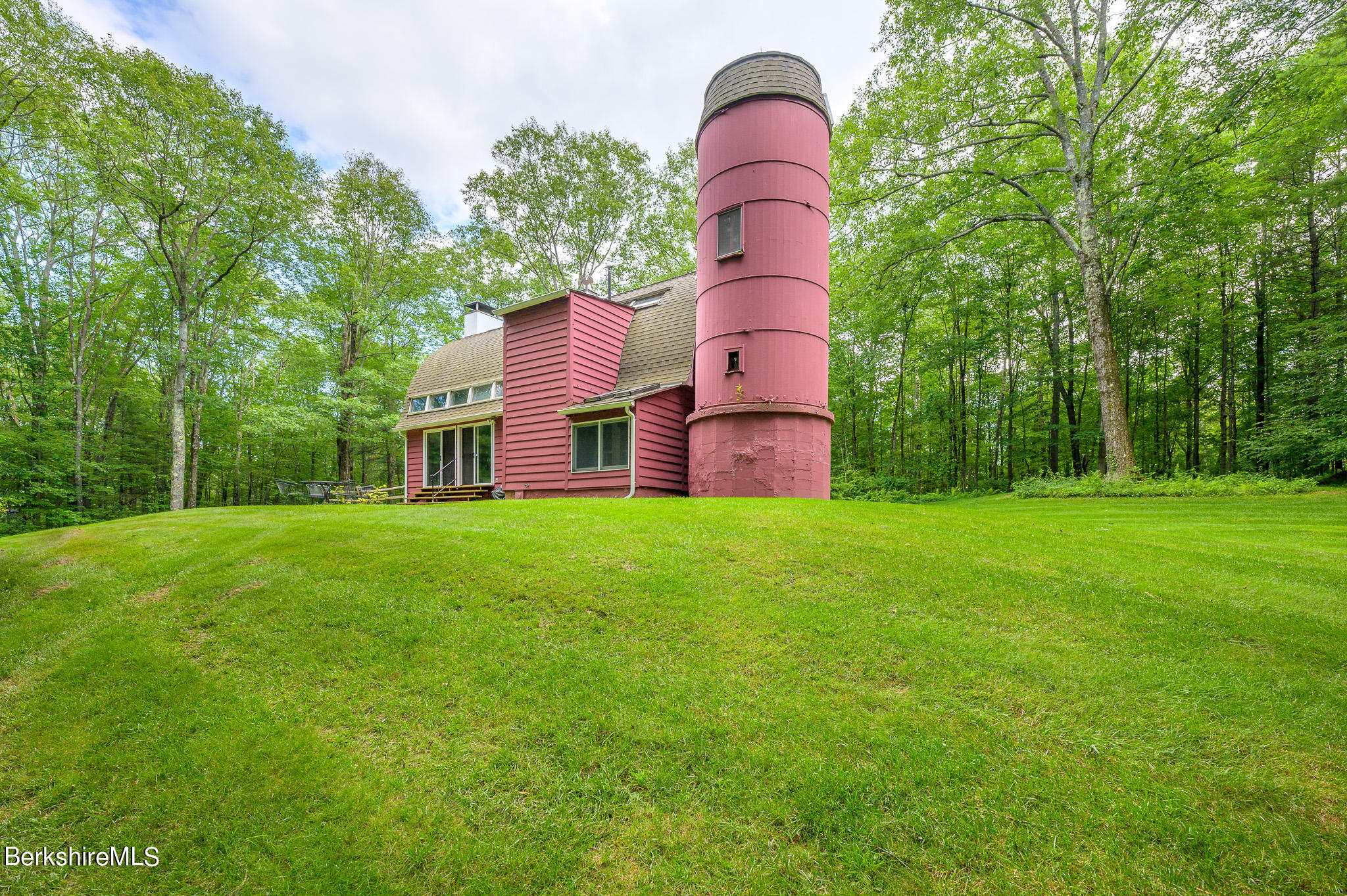 12 Austerlitz Road West Stockbridge, MA 01266 - Photo 32 of 46 a building view with a garden space