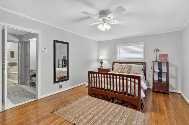 a view of livingroom with furniture and wooden floor