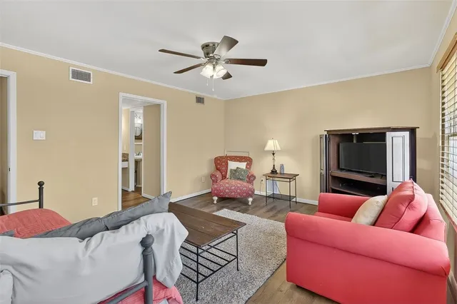 a view of an entryway with washer and dryer