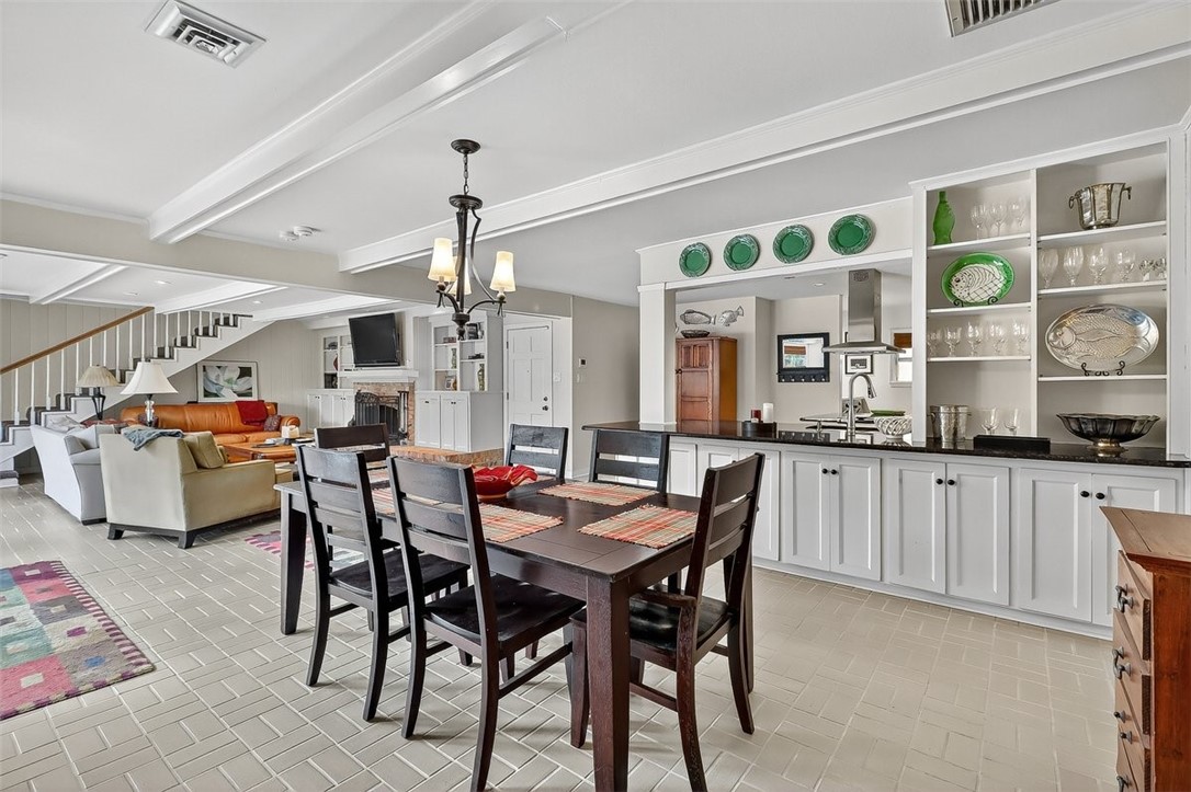 433 Pasadena Place Corpus Christi, TX 78411 - Photo 4 of 40