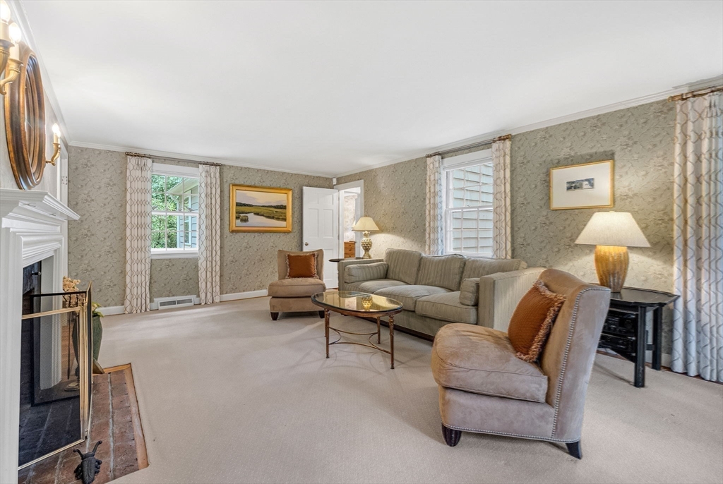 44 Old Road Weston, MA 02493 - Photo 15 of 33