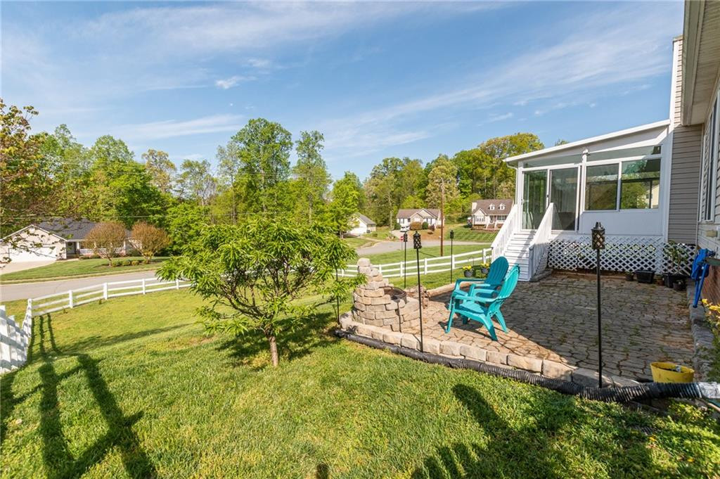 608 Thompson Road Graham, NC 27253 - Photo 24 of 30 Gallery Image 24
