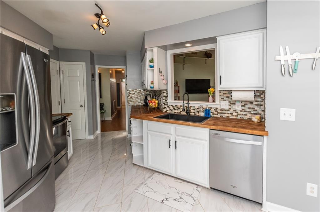 608 Thompson Road Graham, NC 27253 - Photo 10 of 30 Gallery Image 10