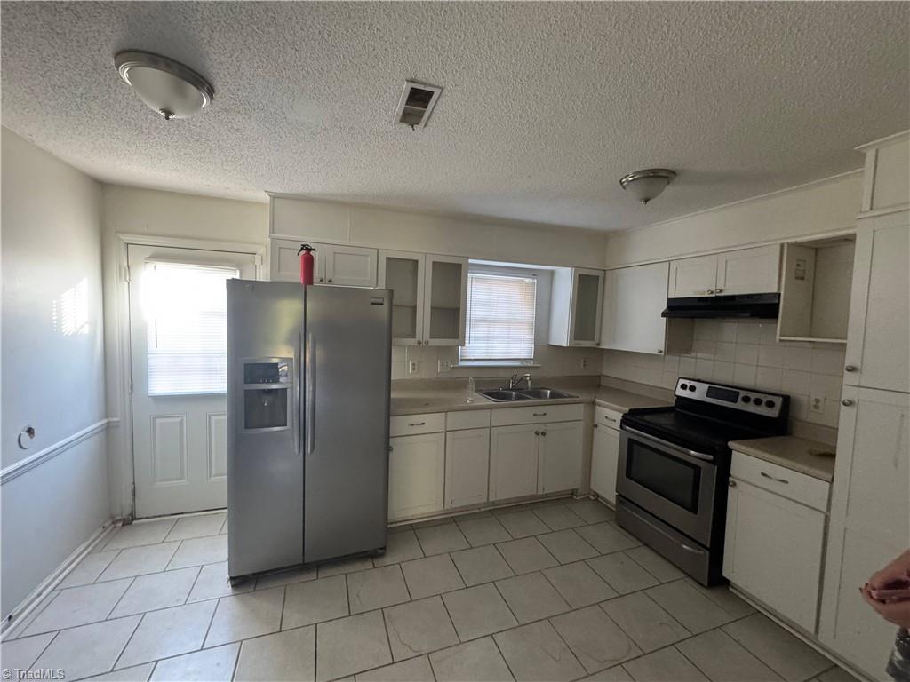 1303 West Meadowview Road, Unit G Greensboro, NC 27403 - Photo 4 of 20