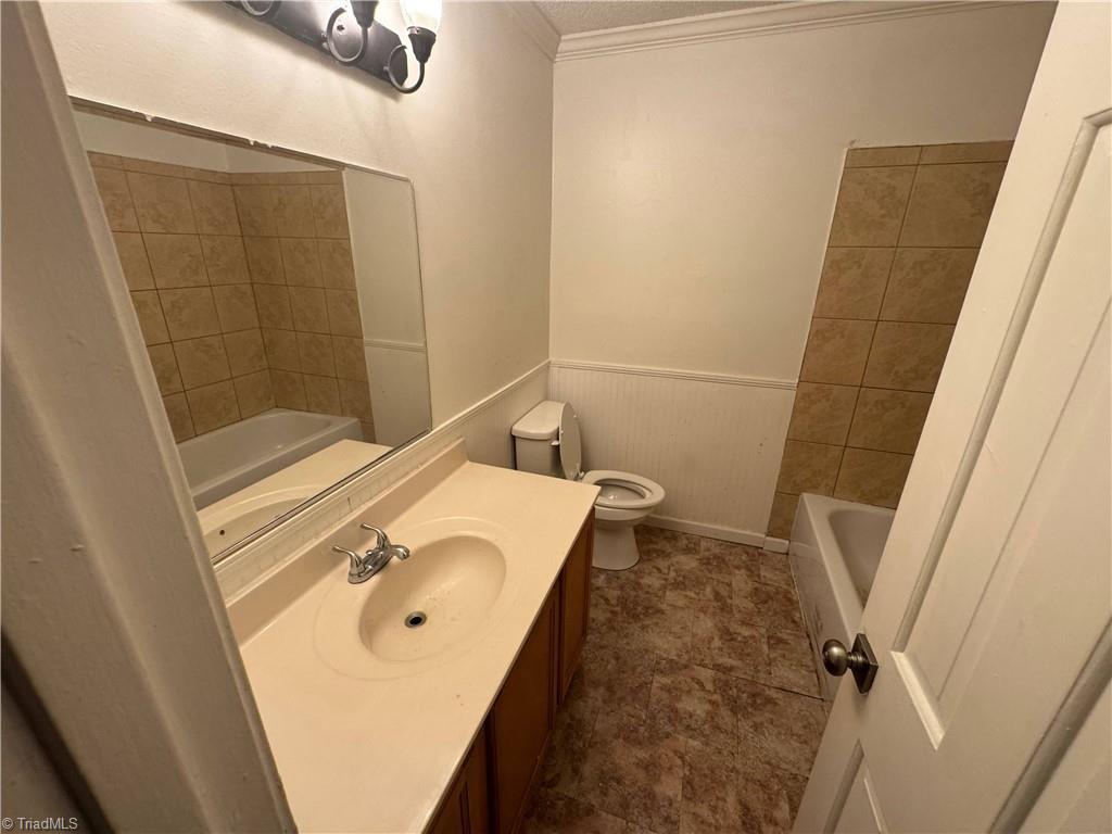 1303 West Meadowview Road, Unit G Greensboro, NC 27403 - Photo 8 of 20