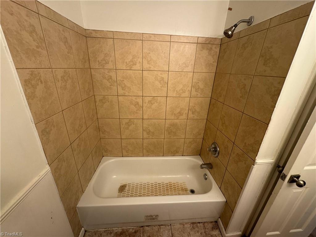 1303 West Meadowview Road, Unit G Greensboro, NC 27403 - Photo 9 of 20