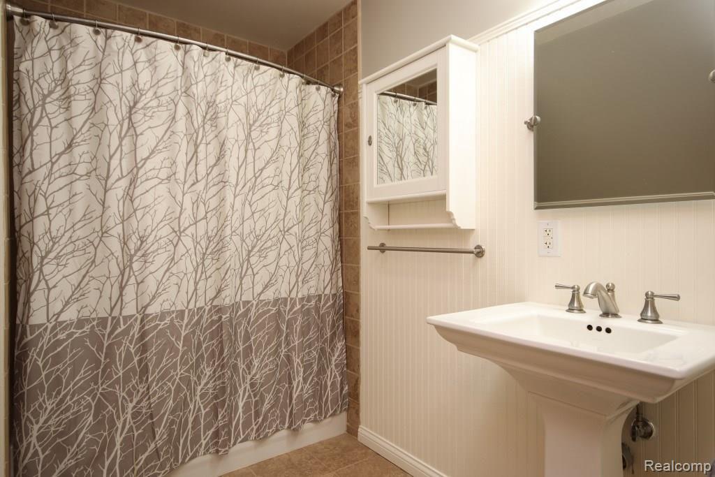 1205 Darwin Road Pinckney, MI 48169 - Photo 43 of 65 IMG_3288 (Custom).jpg