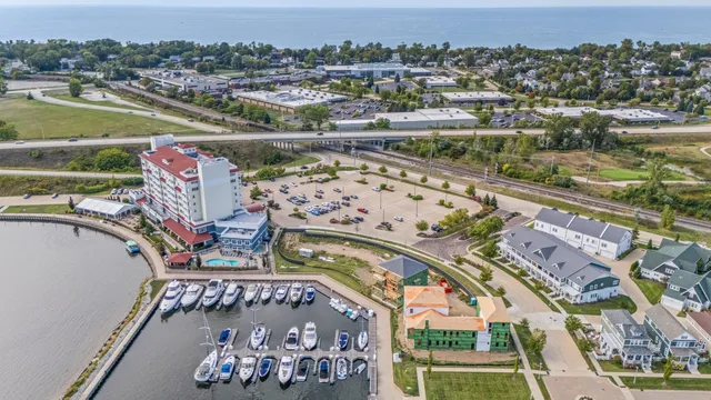 $575,000 | 934 Harbor Drive East, St. Joseph, MI 49085