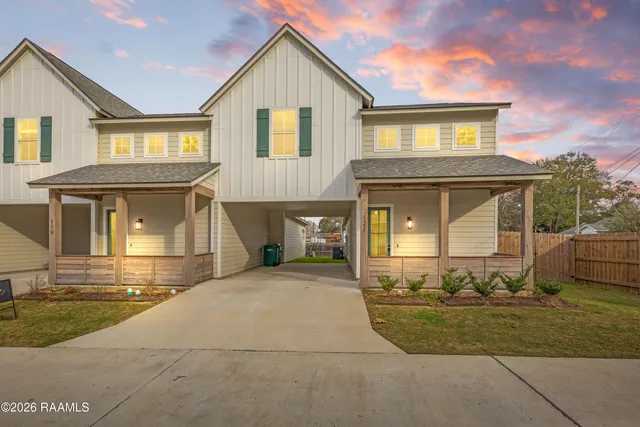 $1,895 | 121 Mayberry Grv Street, Youngsville, LA 70592