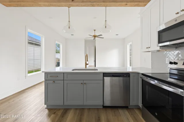 $1,895 | 121 Mayberry Grv Street, Youngsville, LA 70592