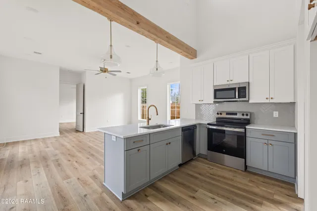 $1,895 | 121 Mayberry Grv Street, Youngsville, LA 70592