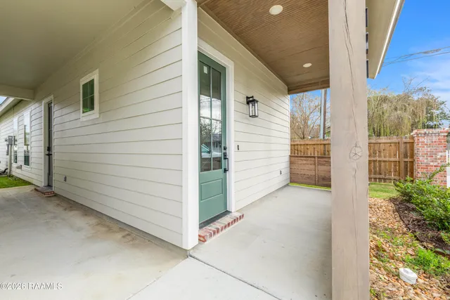 $1,895 | 121 Mayberry Grv Street, Youngsville, LA 70592