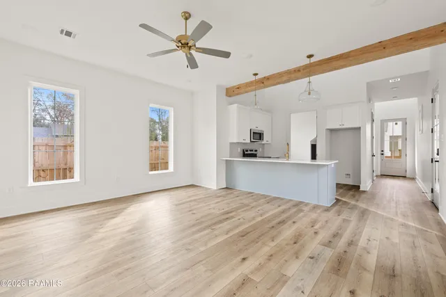 $1,895 | 121 Mayberry Grv Street, Youngsville, LA 70592