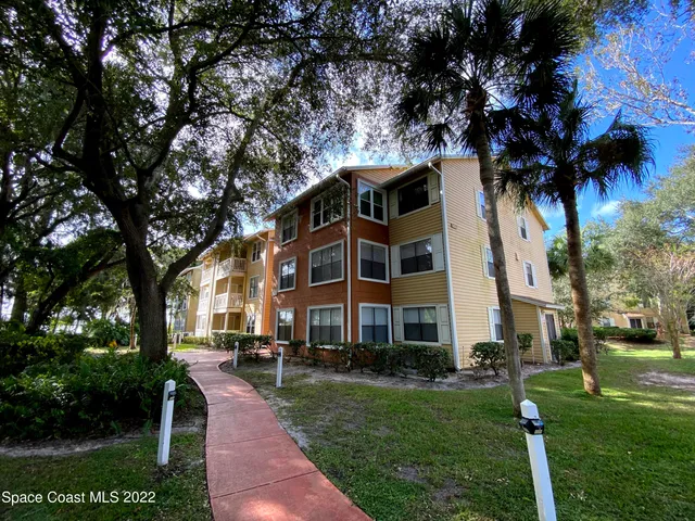 $1,300 | 225 South Tropical Trail, Unit 913, Merritt Island, FL 32952