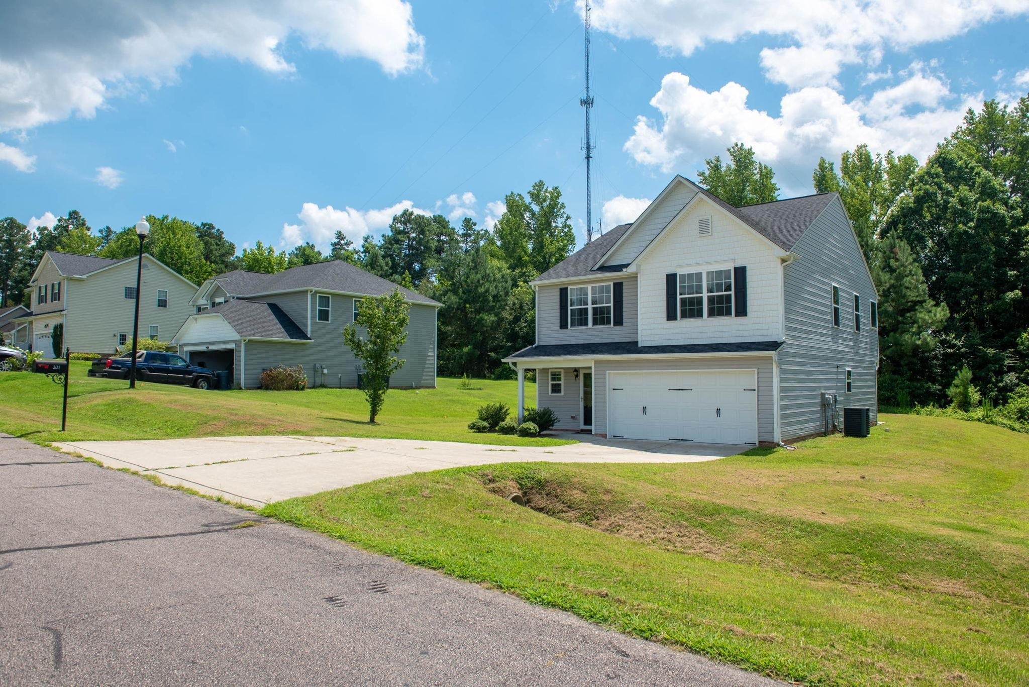 201 West Waycliff Road Henderson, NC 27537 - Photo 3 of 41 Photo 3