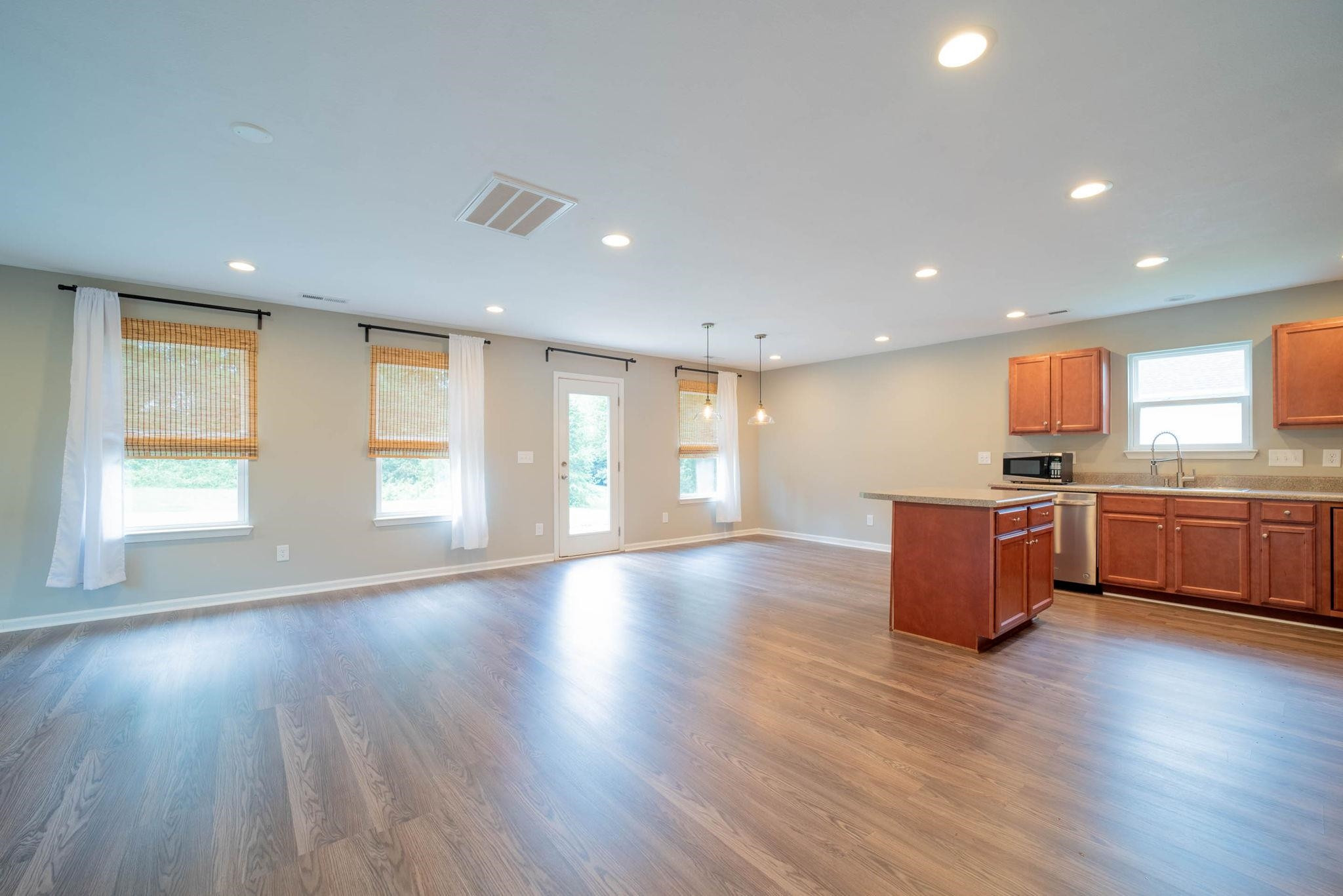 201 West Waycliff Road Henderson, NC 27537 - Photo 8 of 41 Photo 8