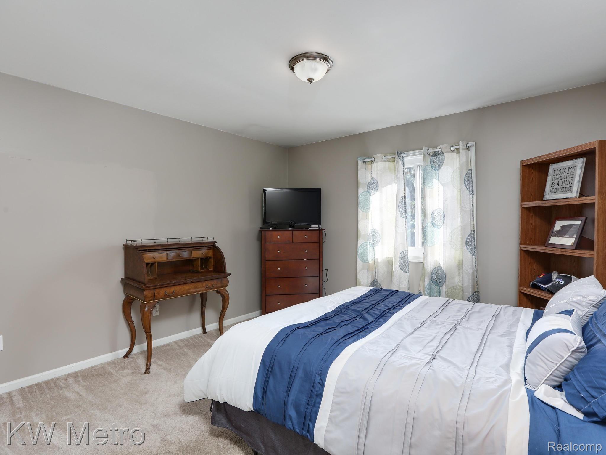 360 Brighton Lake Road Brighton, MI 48116 - Photo 23 of 37 360 Brighton Lake Rd Brighton-012-003-360 Brighton Lake Road-MLS_Size.jpg