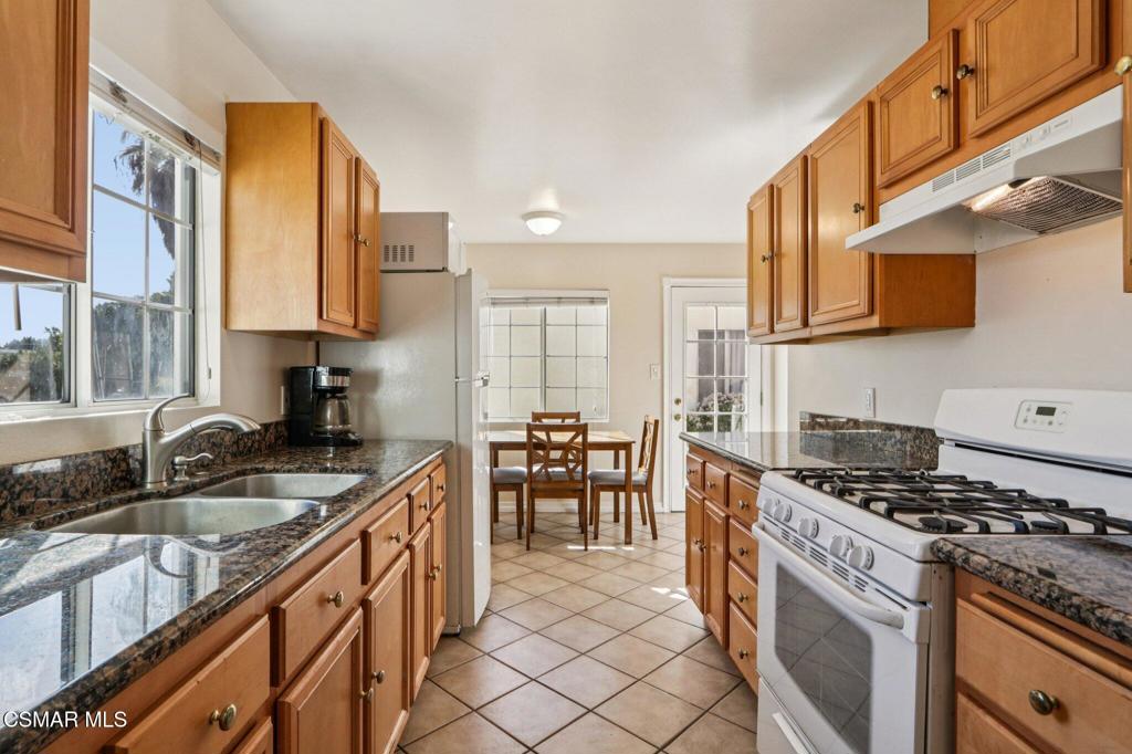 12745 Muscatine Street Pacoima, CA 91331 - Photo 9 of 32