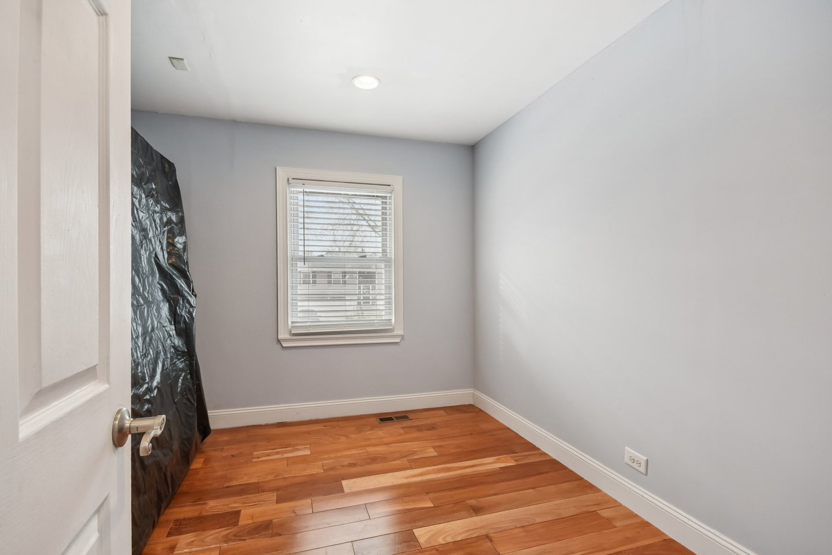 301 Villa Road Streamwood, IL 60107 - Photo 14 of 34 a view of an empty room with a window