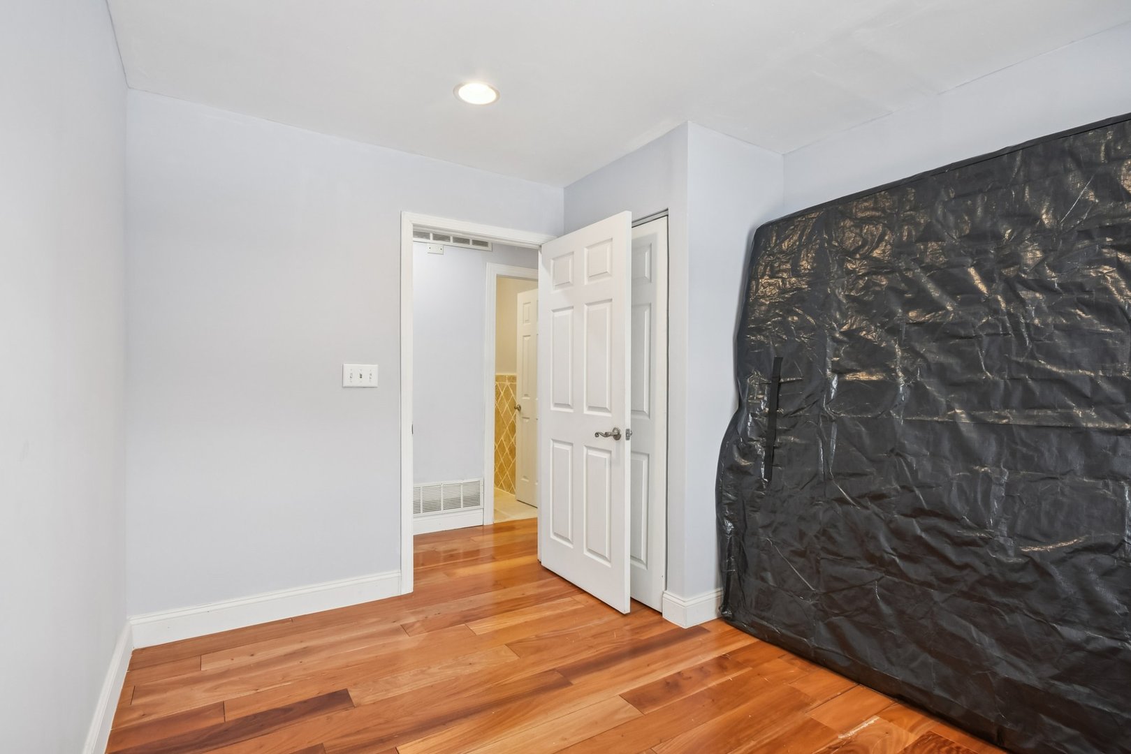 301 Villa Road Streamwood, IL 60107 - Photo 15 of 34 a view of a bathroom with shower