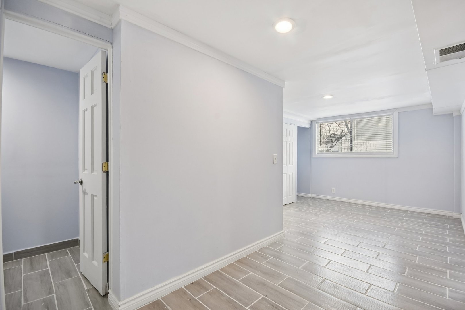 301 Villa Road Streamwood, IL 60107 - Photo 25 of 34 a view of an empty room and window