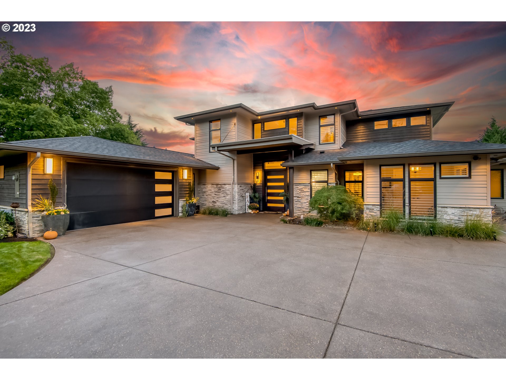 5890 Southwest Advance Road Wilsonville, OR 97070 - Photo 1 of 47 Gallery Image 1