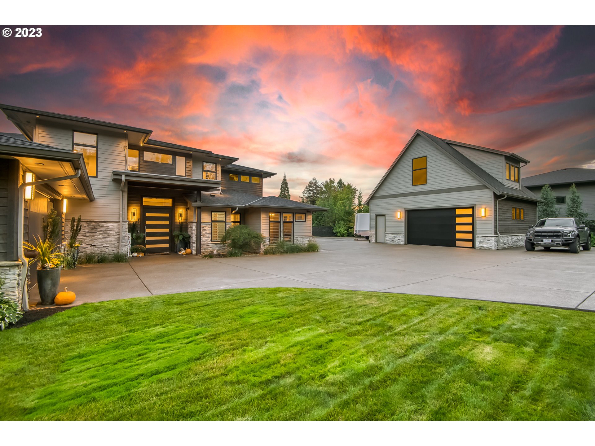 5890 Southwest Advance Road Wilsonville, OR 97070 - Photo 2 of 47 Gallery Image 2