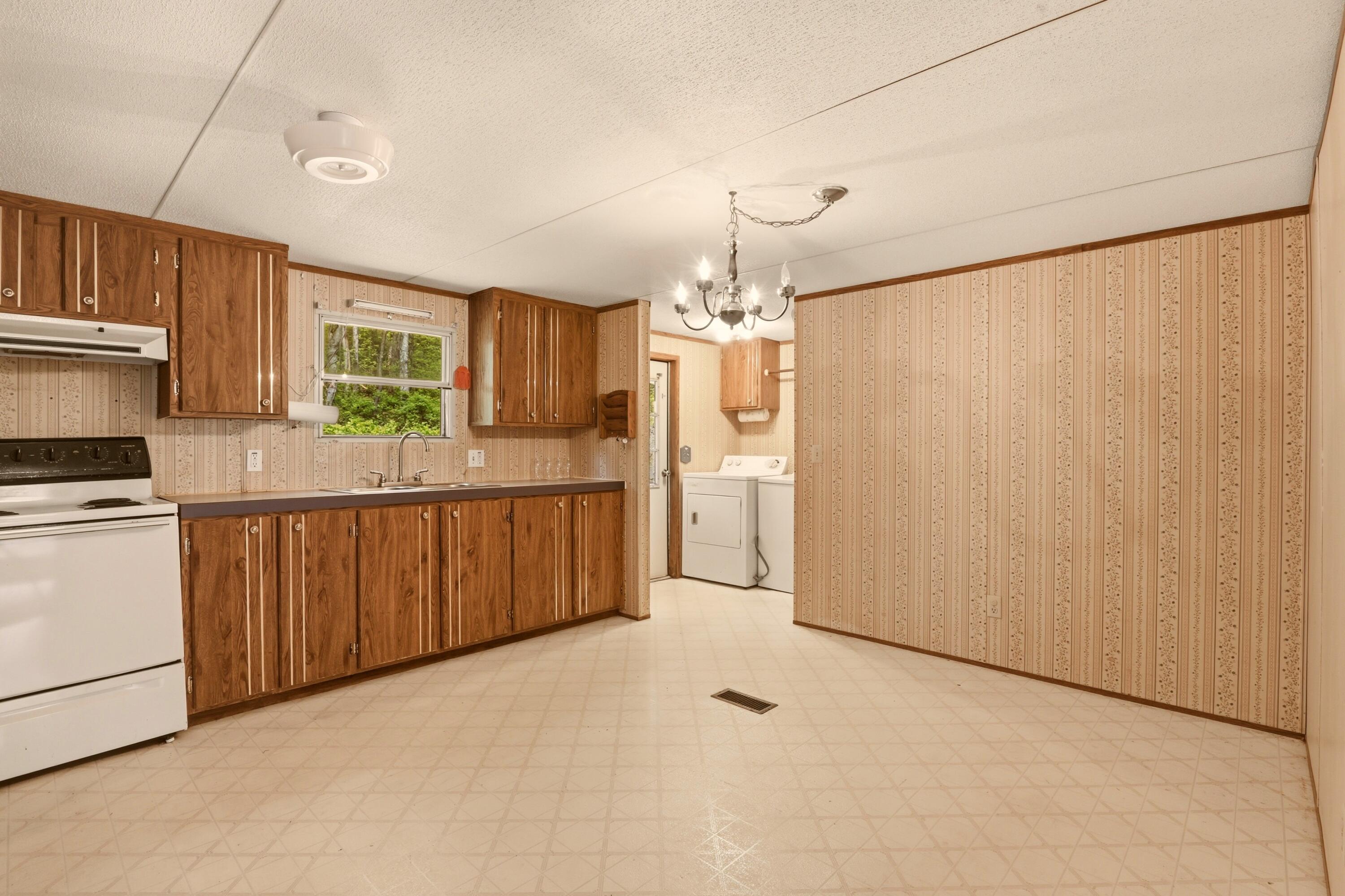165 Chestnut Rdg Drive Southeast Callaway, VA 24067 - Photo 11 of 46 10 DSC_2098