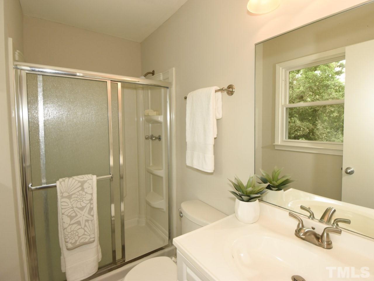 1517 Shelley Road Raleigh, NC 27612 - Photo 11 of 25 Gallery Image 11