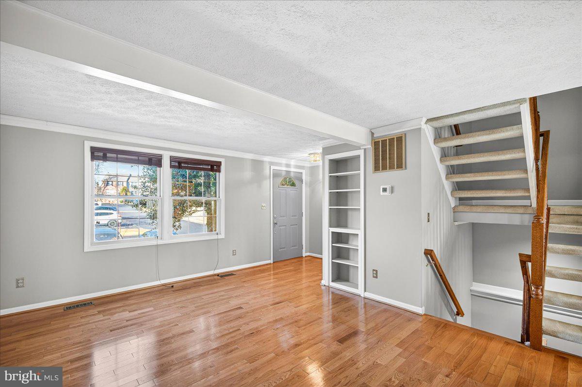 605 Ridgecrest Court Stafford, VA 22554 - Photo 11 of 42 loaded with light