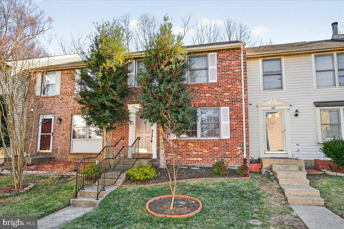605 Ridgecrest Court Stafford, VA 22554 - Photo 2 of 42 Brand new roof & gutters