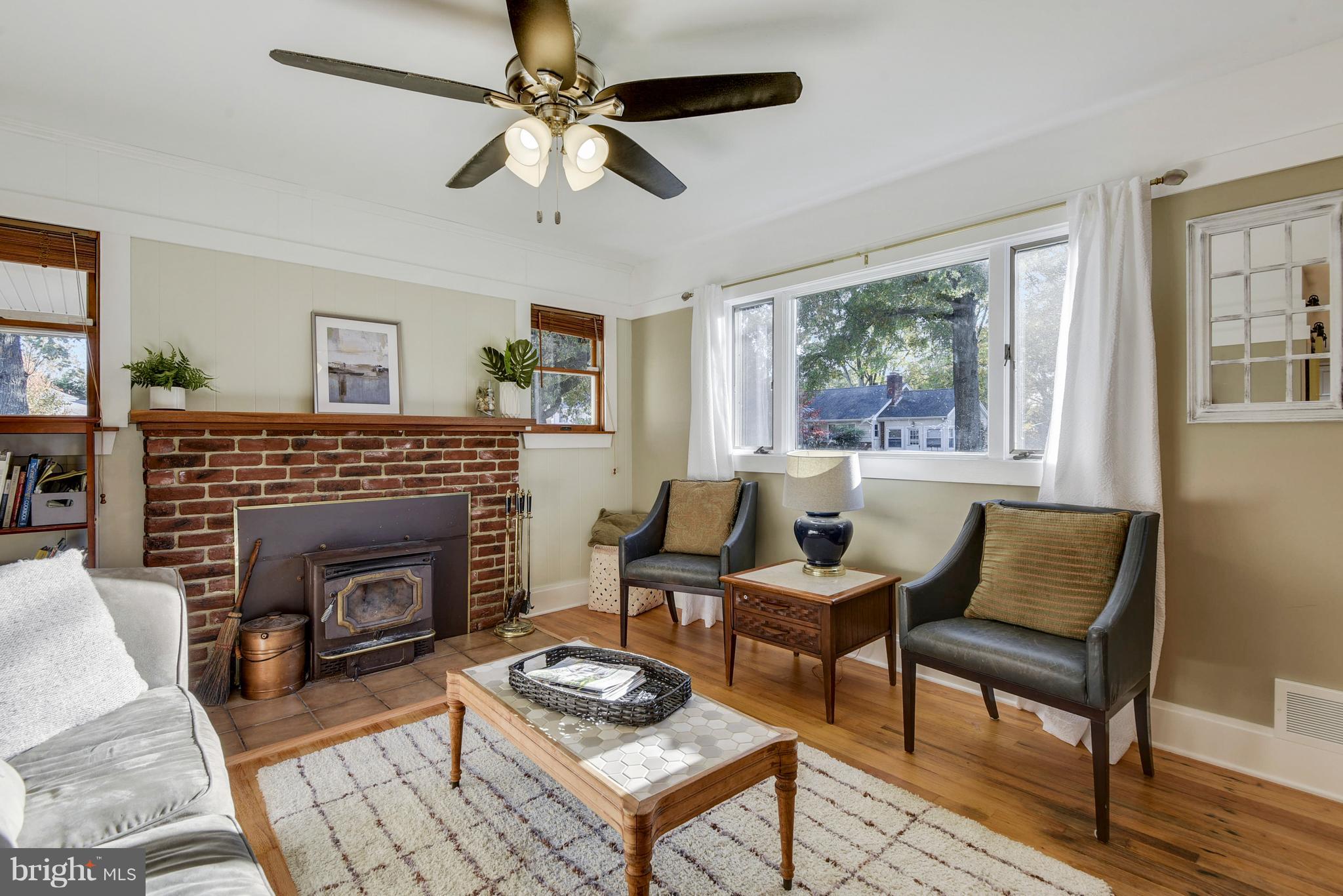 3 Baldridge Road Annapolis, MD 21401 - Photo 3 of 31 livingroom