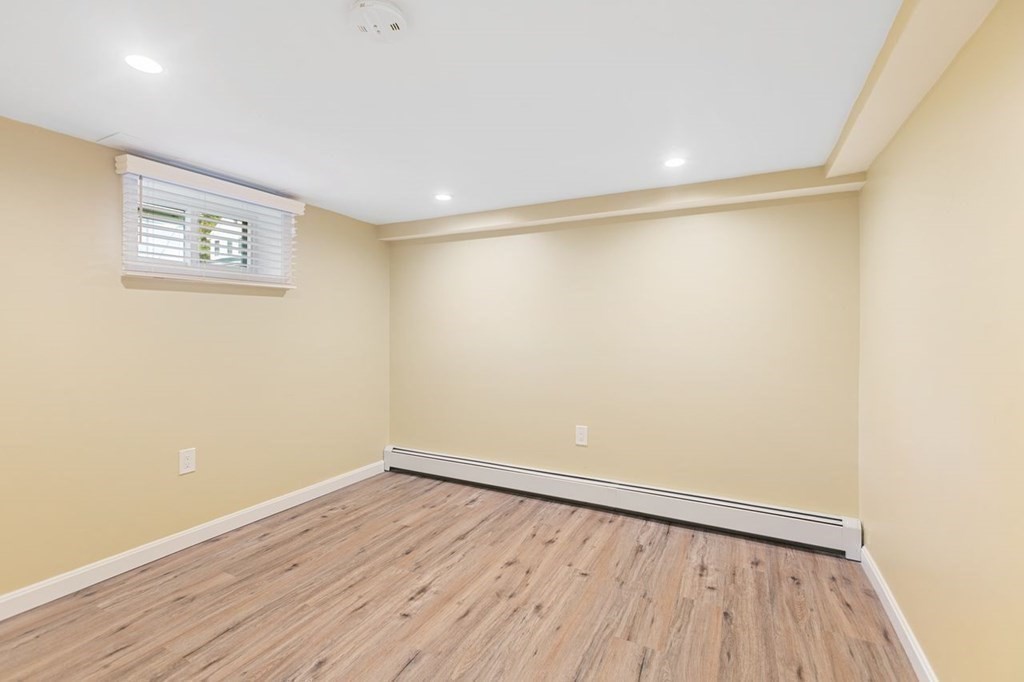 24 Spruce Road Reading, MA 01867 - Photo 18 of 25 Gallery Image 18