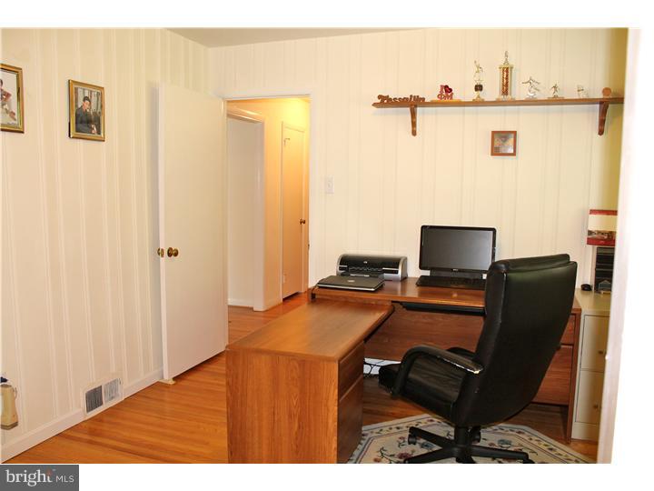802 Ridge Lane Media, PA 19063 - Photo 11 of 25 Den