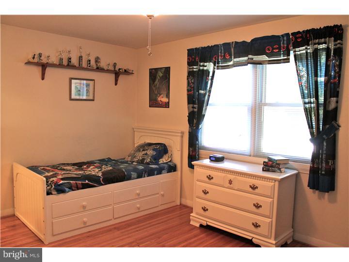 802 Ridge Lane Media, PA 19063 - Photo 19 of 25 Bedroom 3
