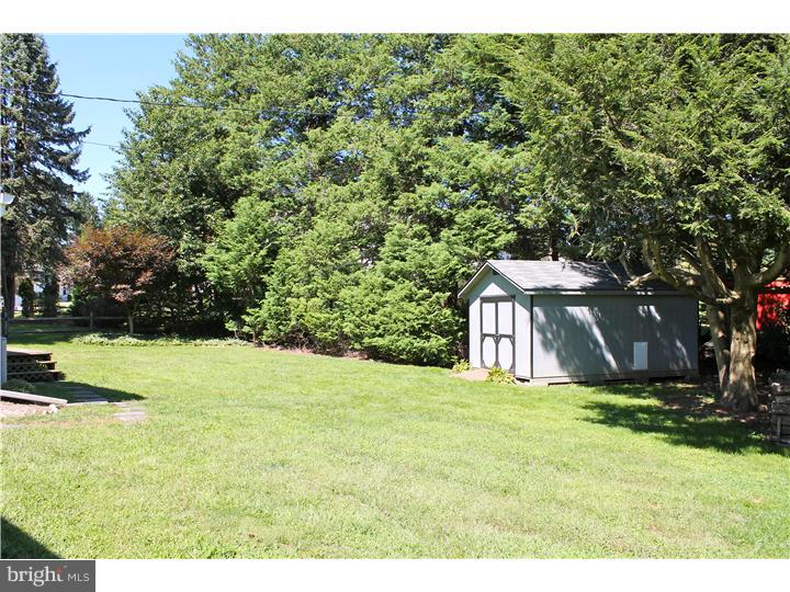 802 Ridge Lane Media, PA 19063 - Photo 23 of 25 Back Yard