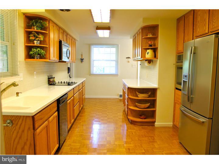 802 Ridge Lane Media, PA 19063 - Photo 7 of 25 Kitchen